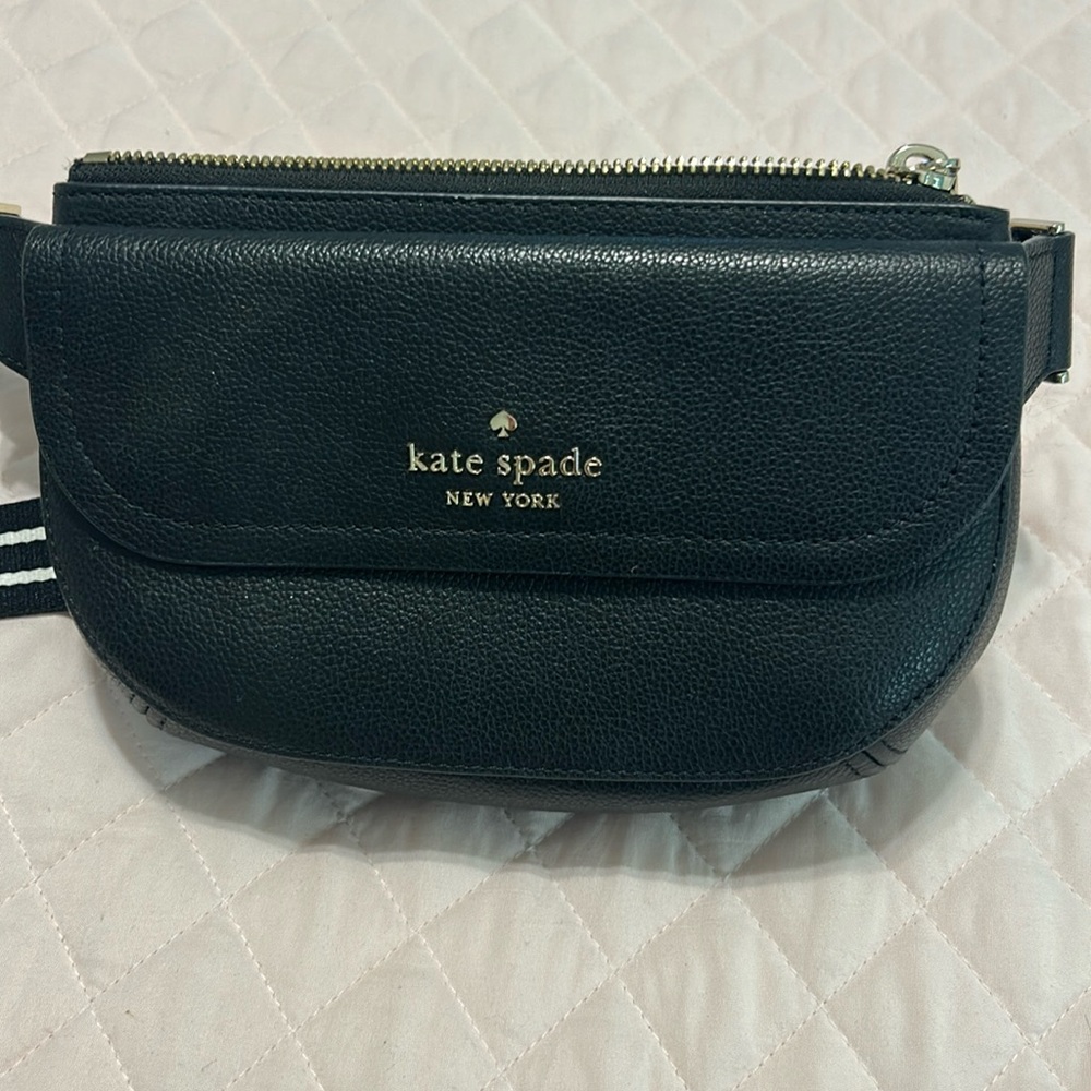 ♠️kate spade Rosie Pebbled Leather Belt Bag Fanny Pack KB712
Pristine condition!